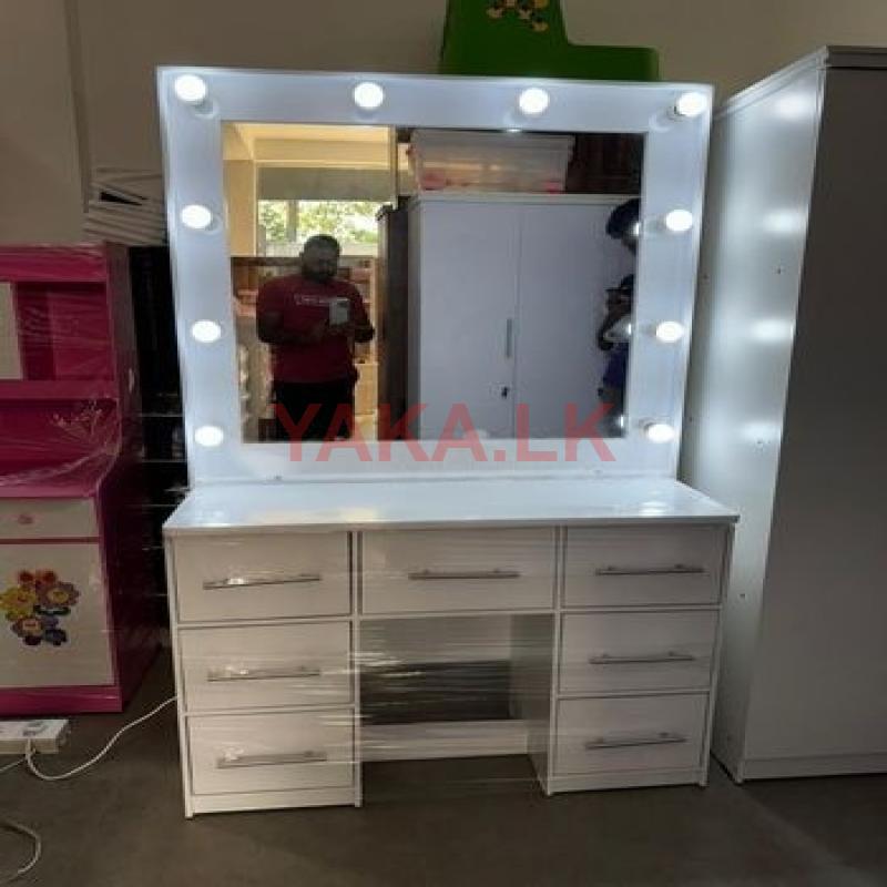 Modern Hollywood Dressing Tables