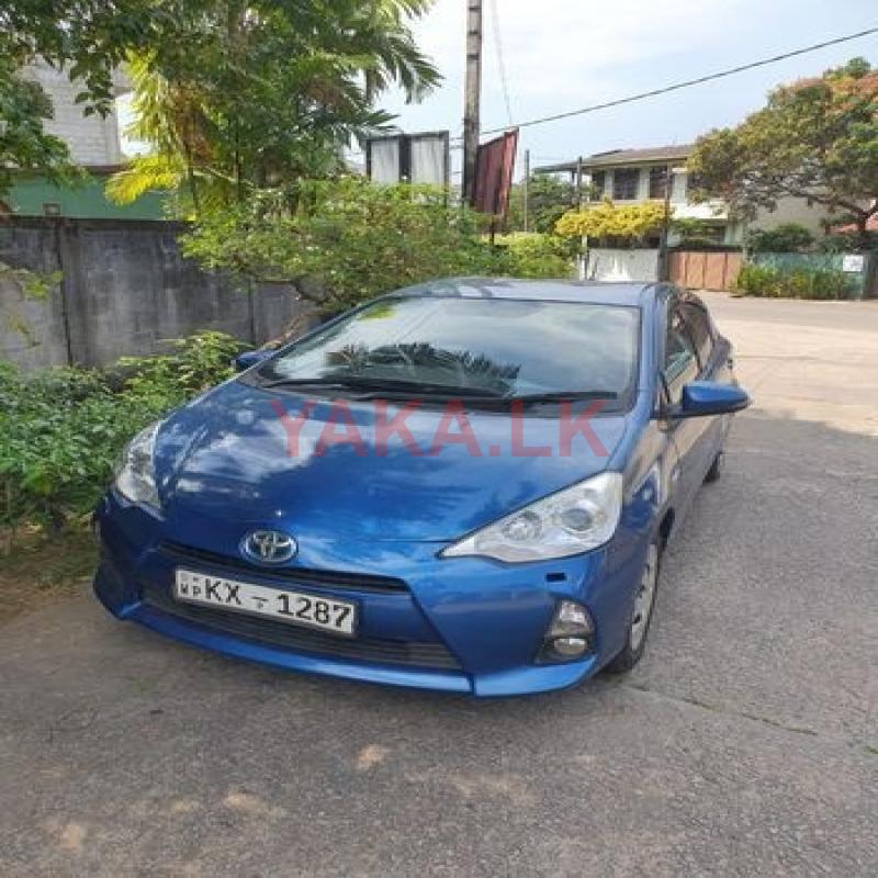 Car for Rent Toyota Aqua