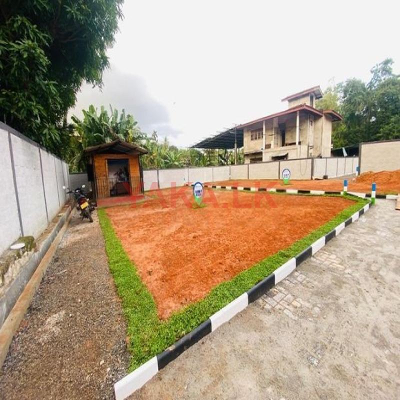 Residential land for sale in Piliyandala Madapatha C33