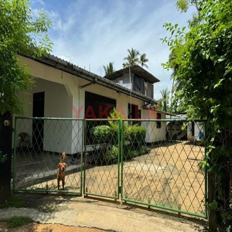 Land with House for Sale Baththaramulla Ds60200