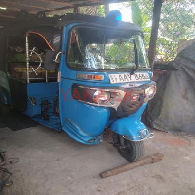 Bajaj RE 2015