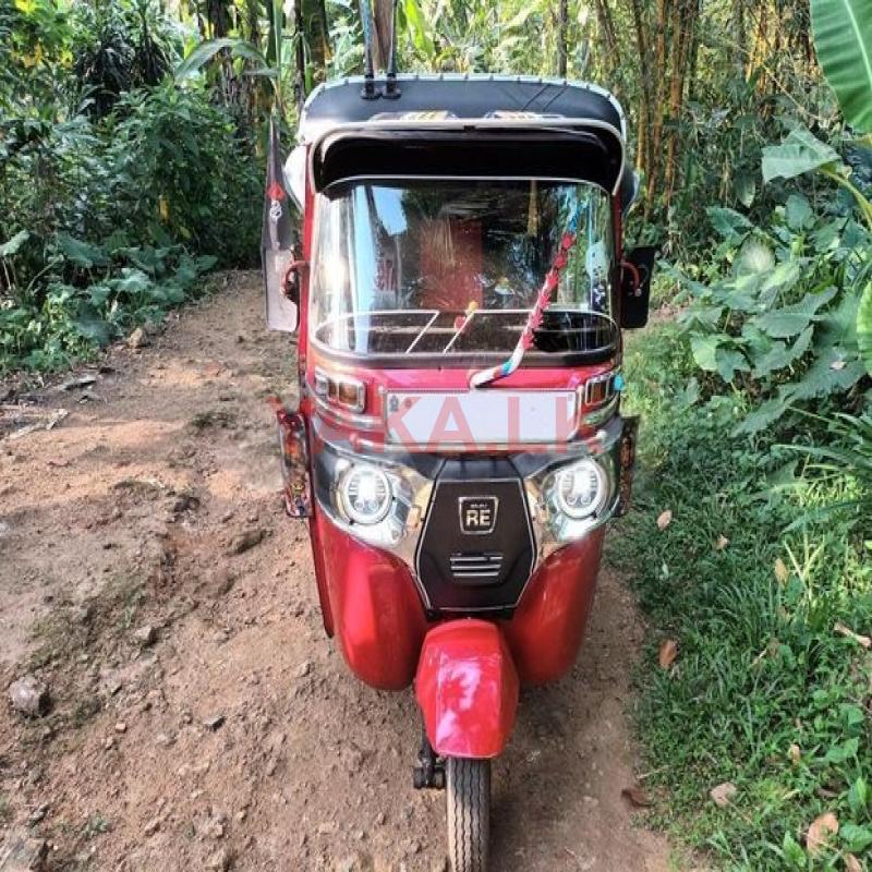 Bajaj RE 2016