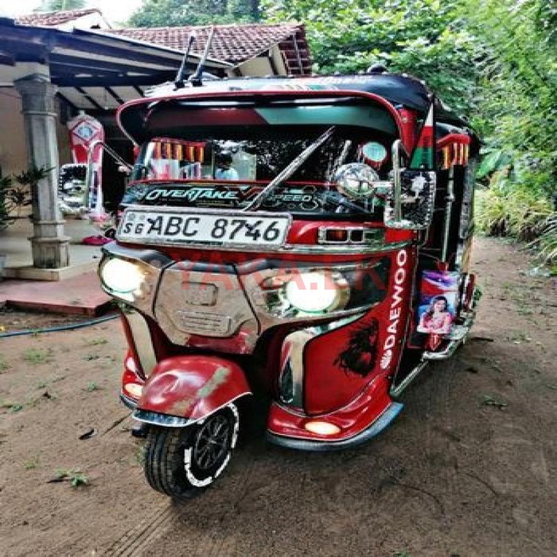 Bajaj RE 2015