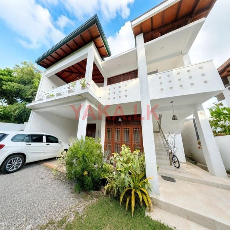 Modern Upstair House for Rent in Boralesgamuwa