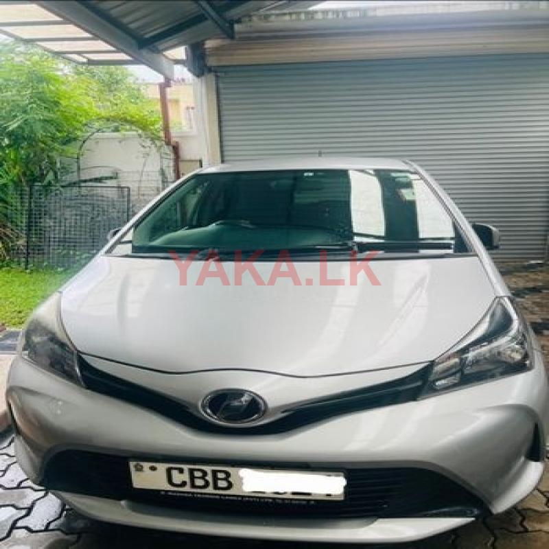 Toyota Vitz 2015