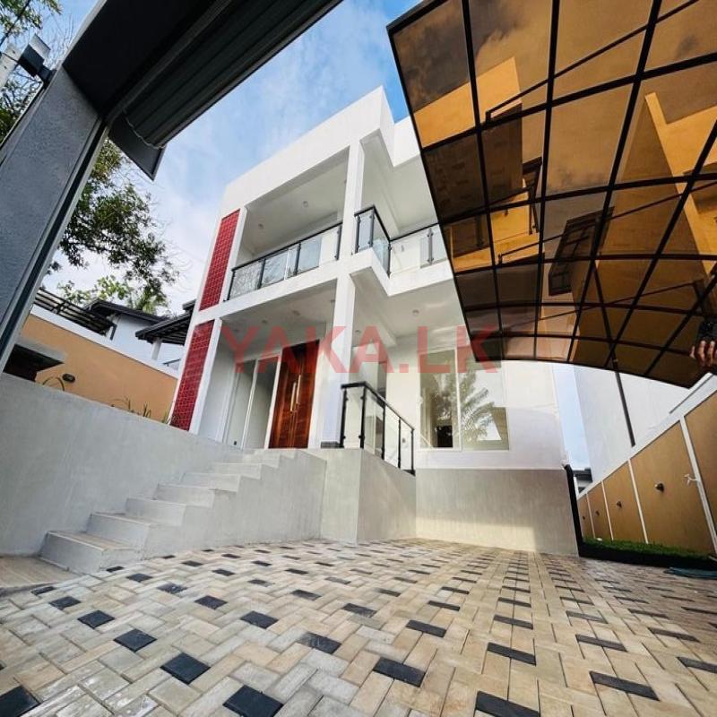Luxury House for Sale in Gampaha Yakkala