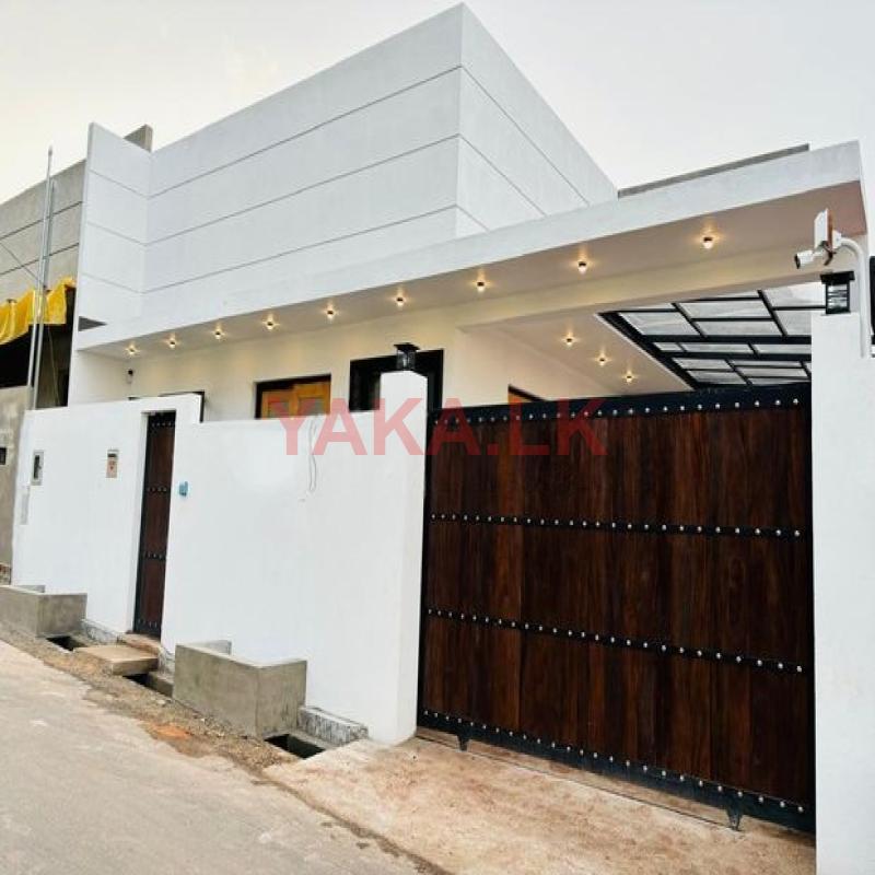 Brand New House for Sale Athurugiriya