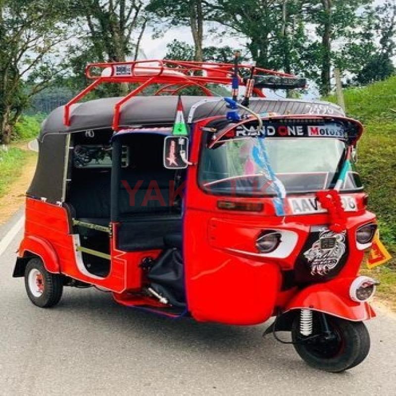Bajaj RE 2015