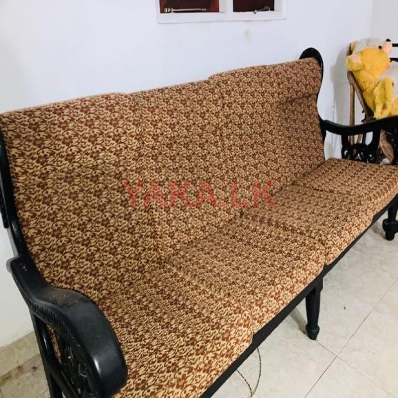 Settee sofa