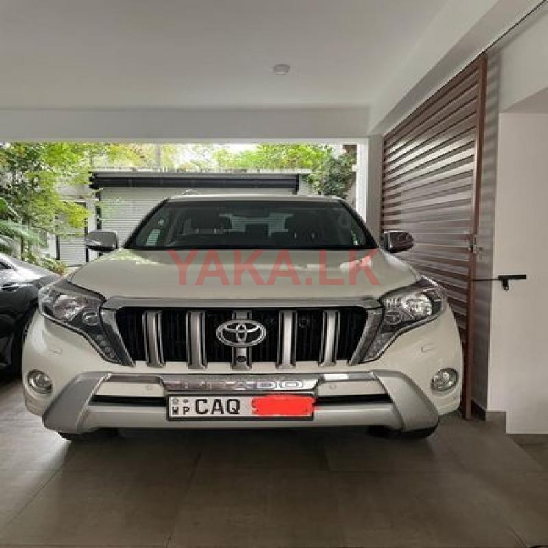 Toyota Land Cruiser Prado TRJ 150W 2015