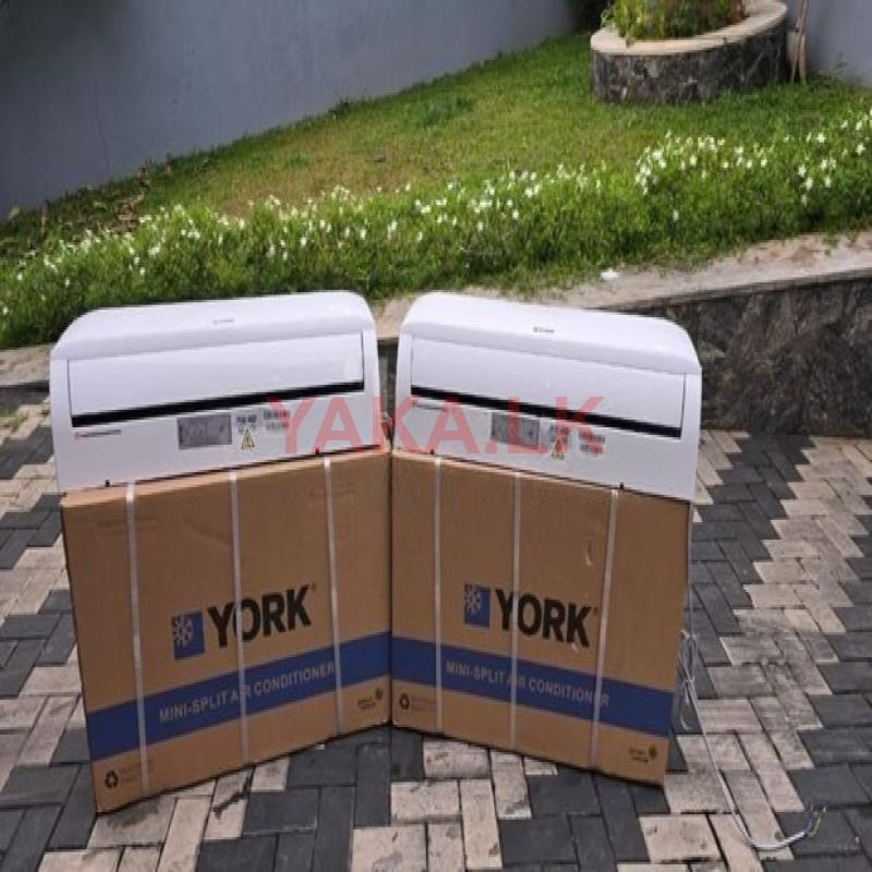 York 12000BTU Non inverter R 32Gas Barnd new AC