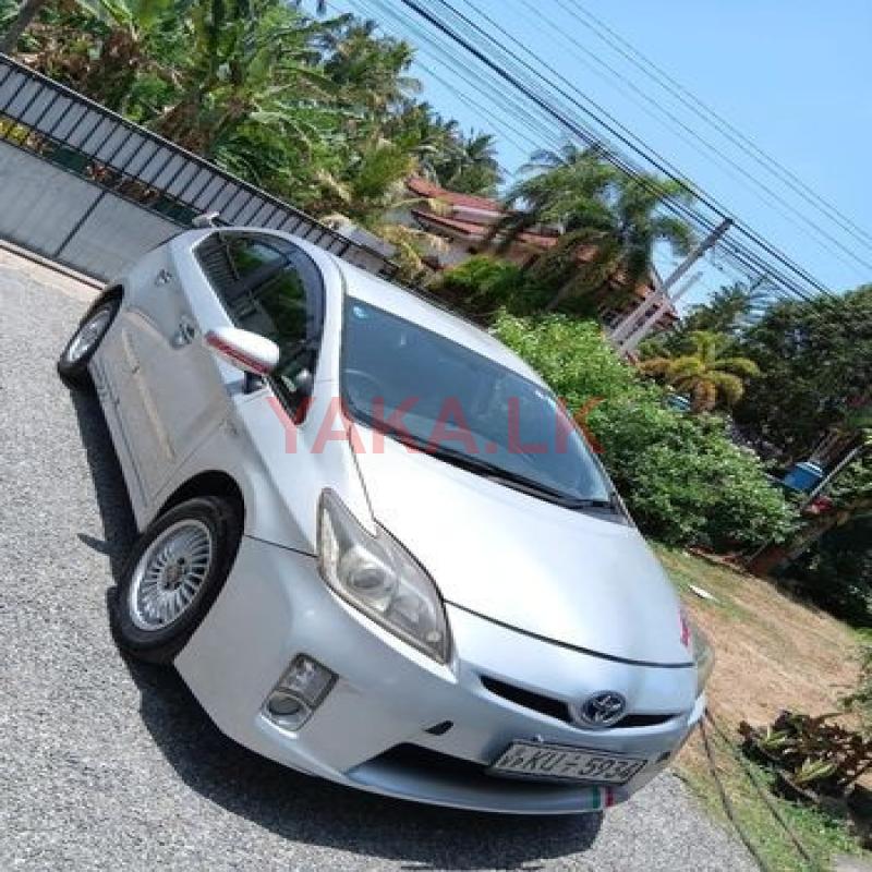 Prius 3rd Gen Car for Rent