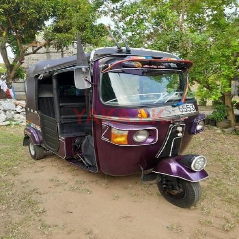 Bajaj RE There Wheeler 2011