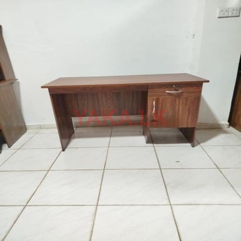 4*2 Melamine Writing Table