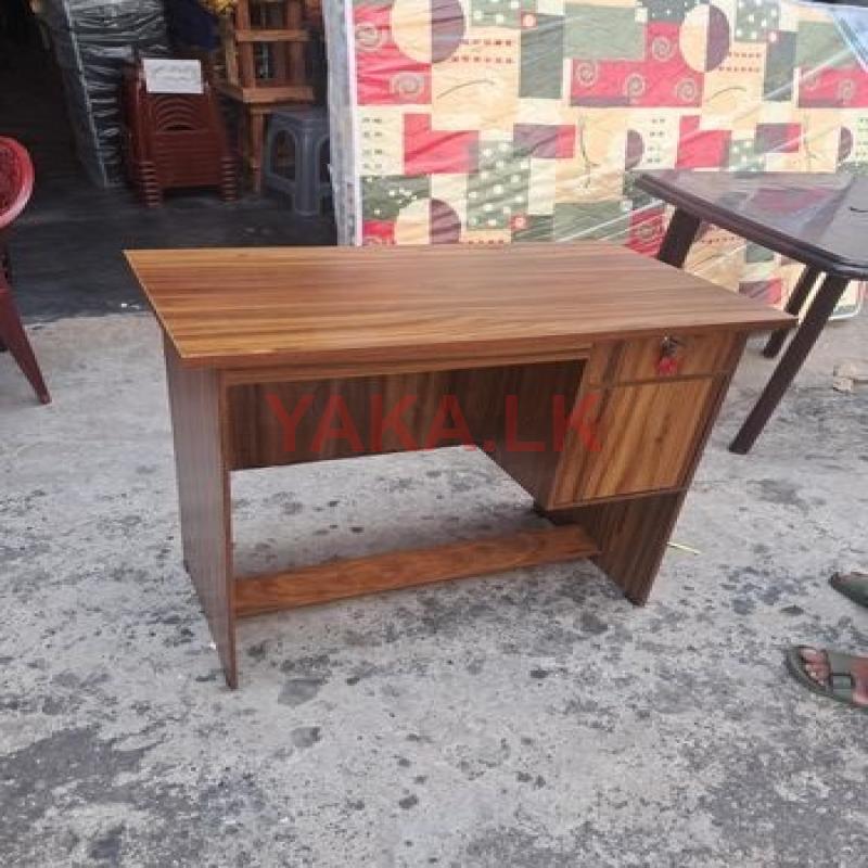 32×19 Melamine Tables