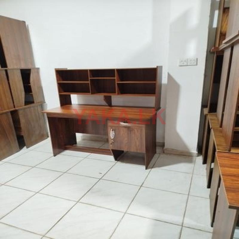 Writing Table With Rack 4*2