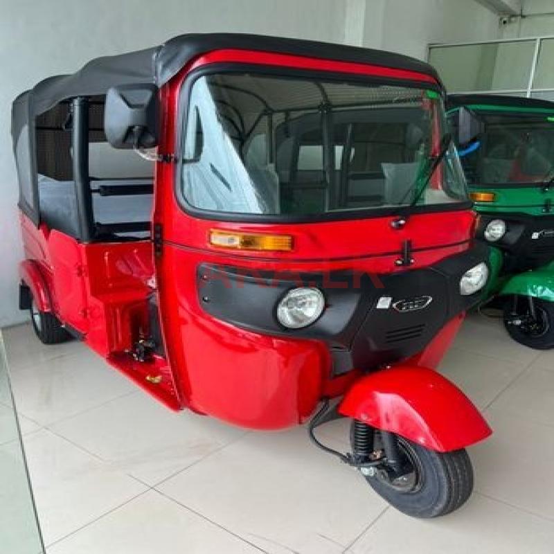 Bajaj RE 2025