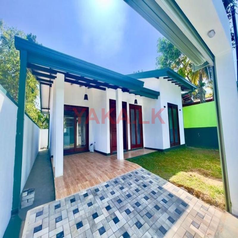 Brand New Single Storey House in Dolekanaththa Junction Piliyandala