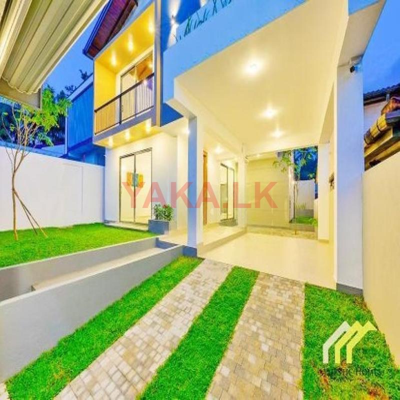 ඉහළ නිමාවකින් නවීන මෝස්තරයකට ඉදිකල සුඛෝපභෝගී නිවස විකිණීමට කැස්බෑව