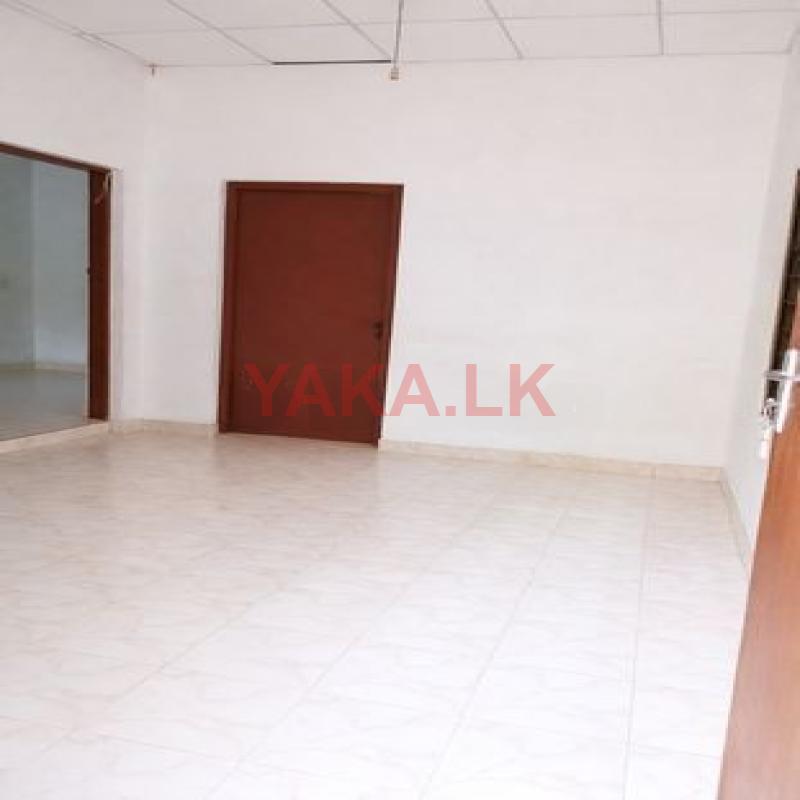 නුගේගොඩ – නිවසක් කුලියට දීමට ඇත