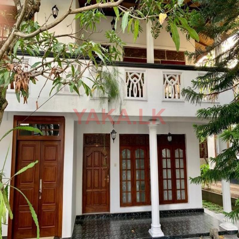Downstairs House For Rent In Nugegoda - EH386