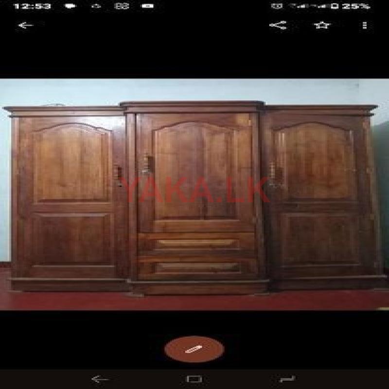 අල්මාරියක්