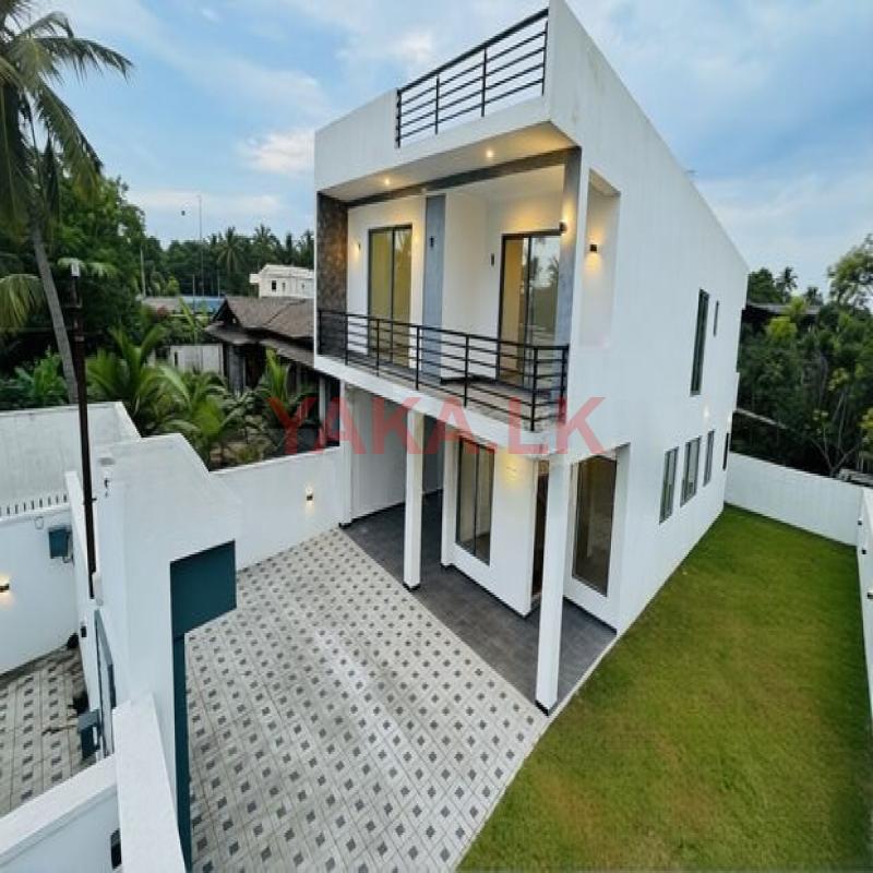 Brand New 3-Story House Just 3.8km to Kerawalapitiya Highway