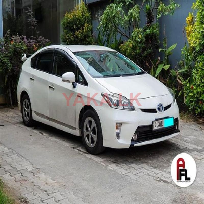 Rent a Car - Toyota Prius 3rd Gen .