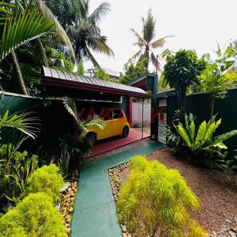 වටිනා දෙමහල් නිවසක් මාලබෙන්