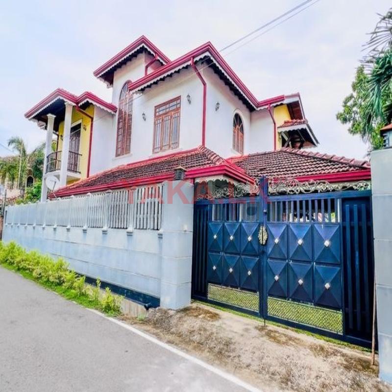 2 stored big house for sale in negombo katuwapitiya