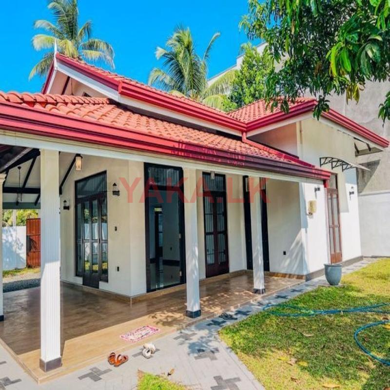 14 Perch Nice Garden with modern House Sale in Negombo