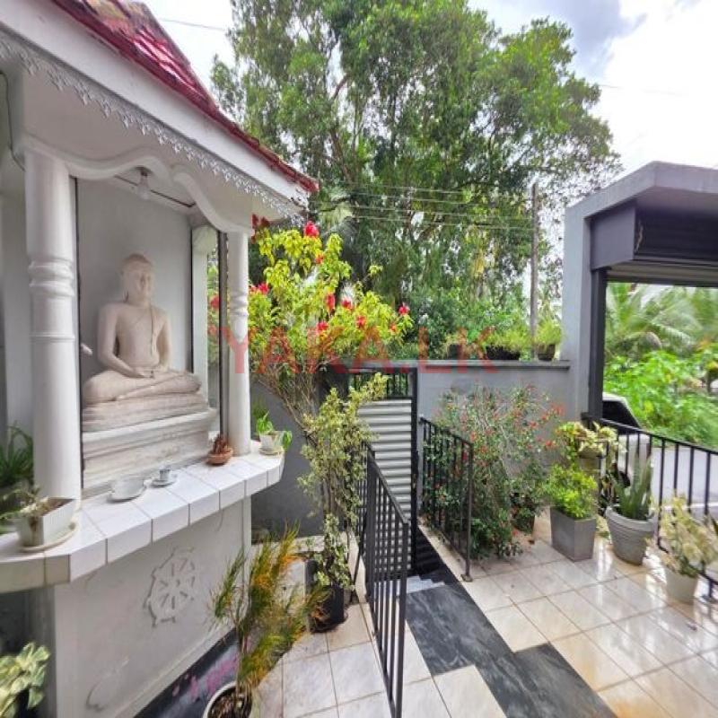 පදිංචිව සිටින අංගසම්පූර්ණ දෙමහල් නිවස ඉක්මනින් විකිනීමට - කහතුඩුව