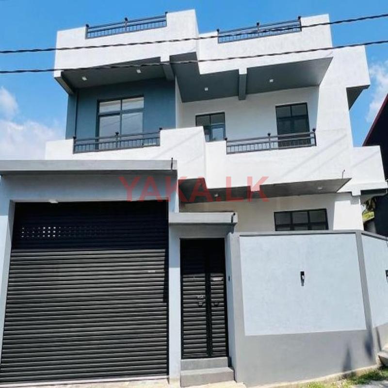 A BOX TYPE THREE STORY LUXURY HOUSE In KOTTAWA