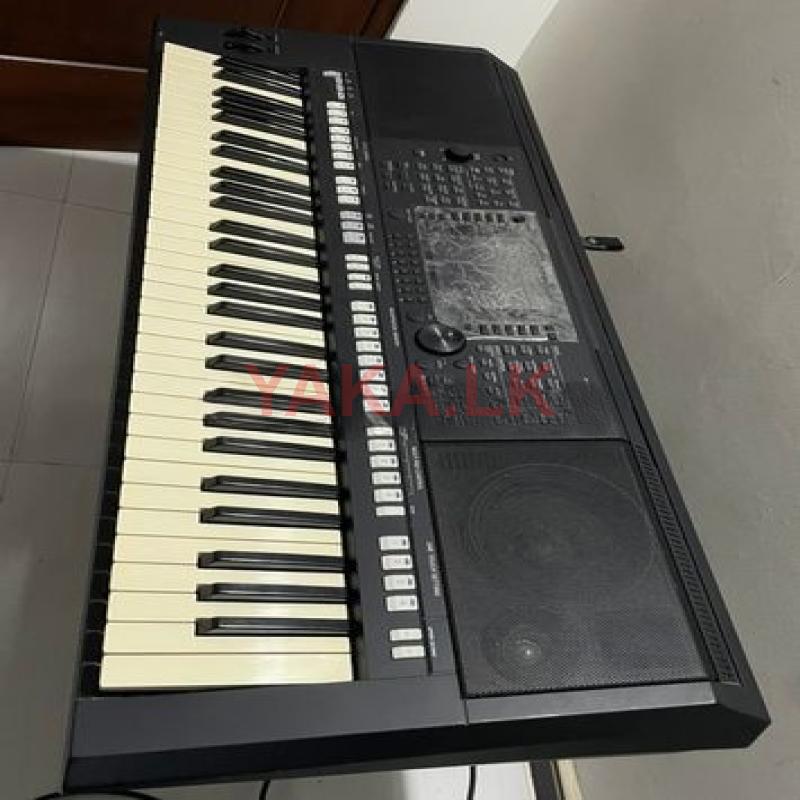 Yamaha PSR 750 Keyboard