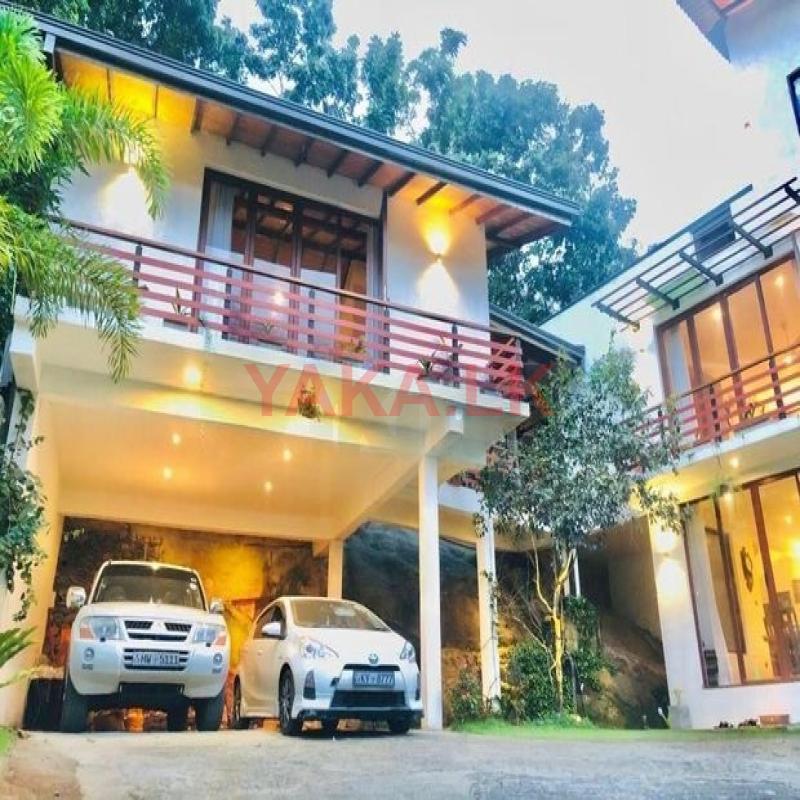 අලදෙනිය පිහිටි පර්චස් 55 ක සුකෝපබෝගී දෙමහල් නිවස විකිනීමට