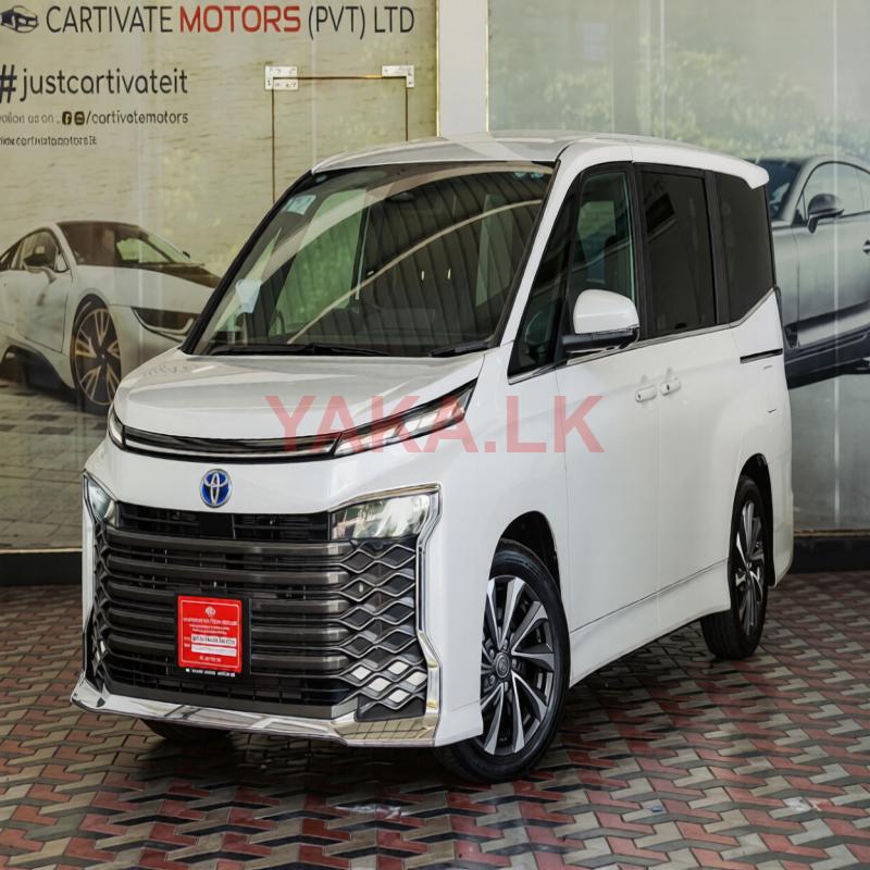 Toyota Voxy SZ Highest Spec 2024