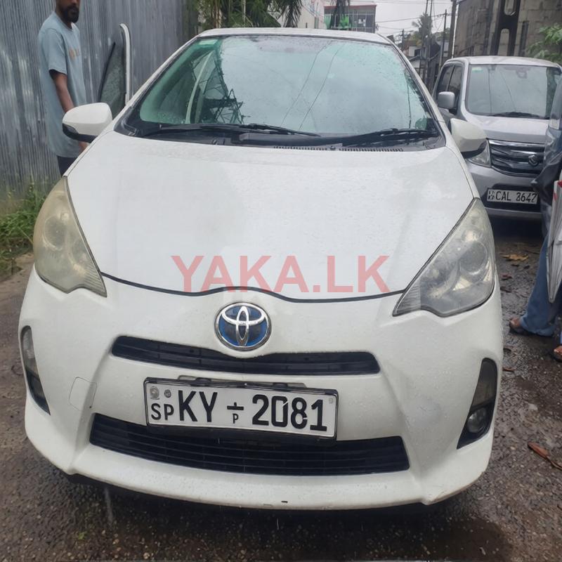 Rent a Car Toyota Aqua