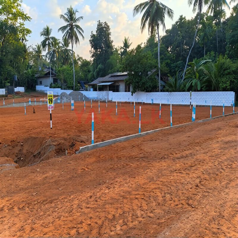 Valuble Land in Aththanagalla M 05