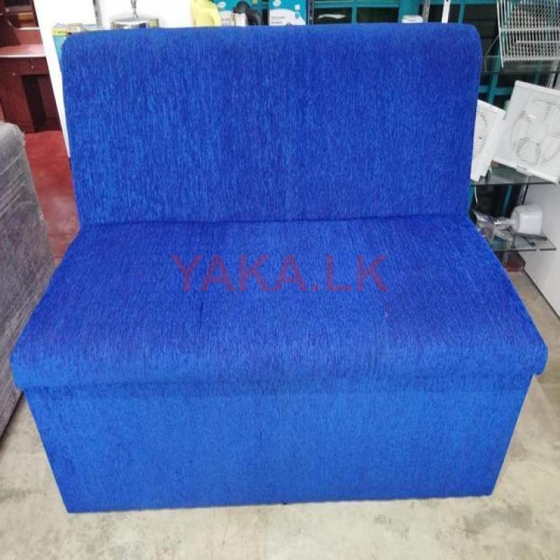 Modern 4 Ft Fabric Lobby Chairs