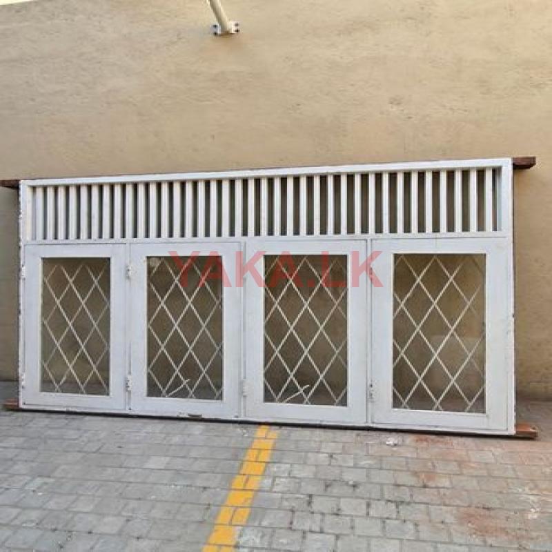 4 Windows with Frame