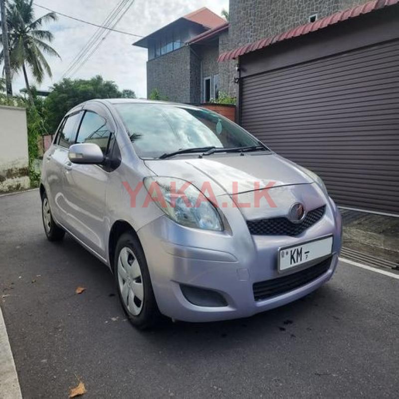 Rent a Car - Toyota Vitz SCP90 2008