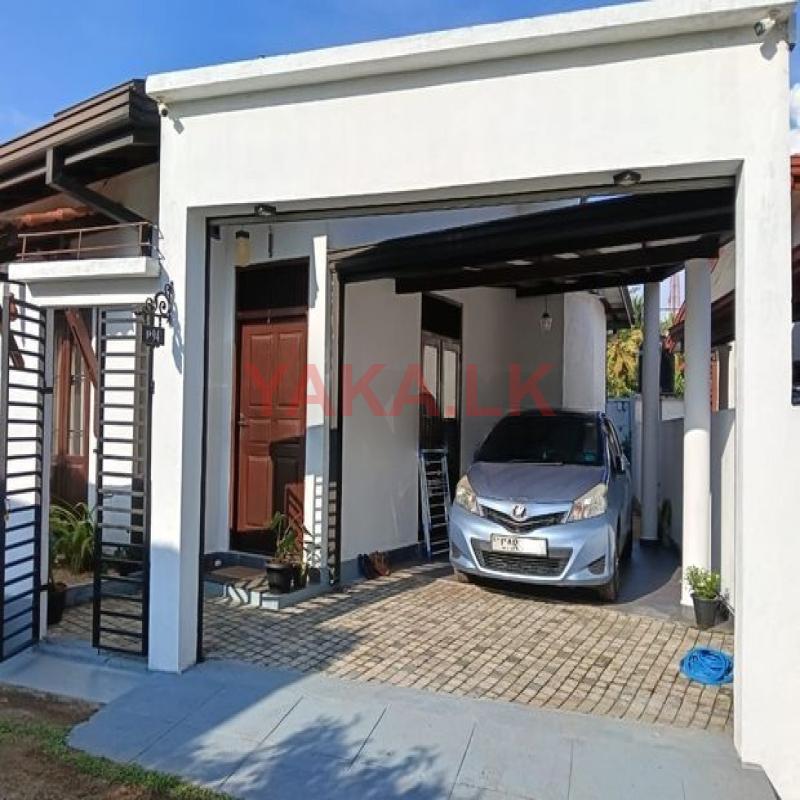 Well Maintained Hose Sale Athurugiriya