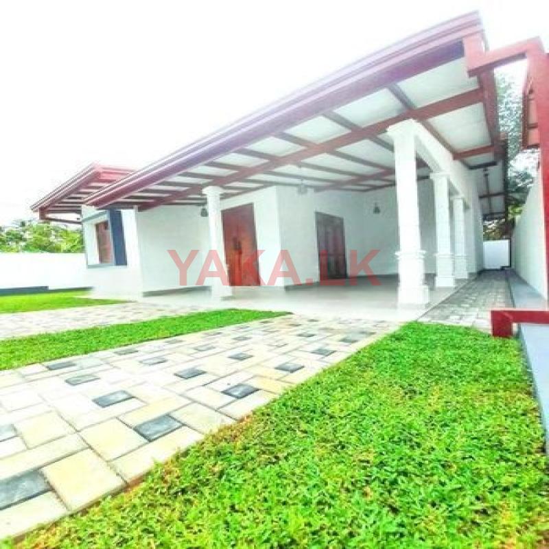 A BRAND NEW SINGALE STORY HOUSE In KIRIWATTUDUWA