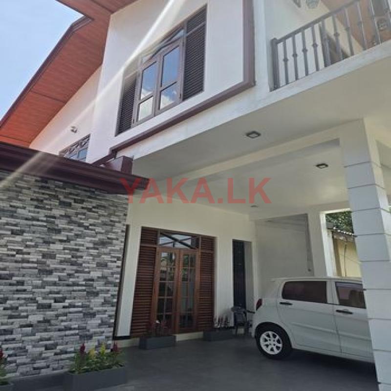 super luxury house for sale in athurugiriya Ds6853