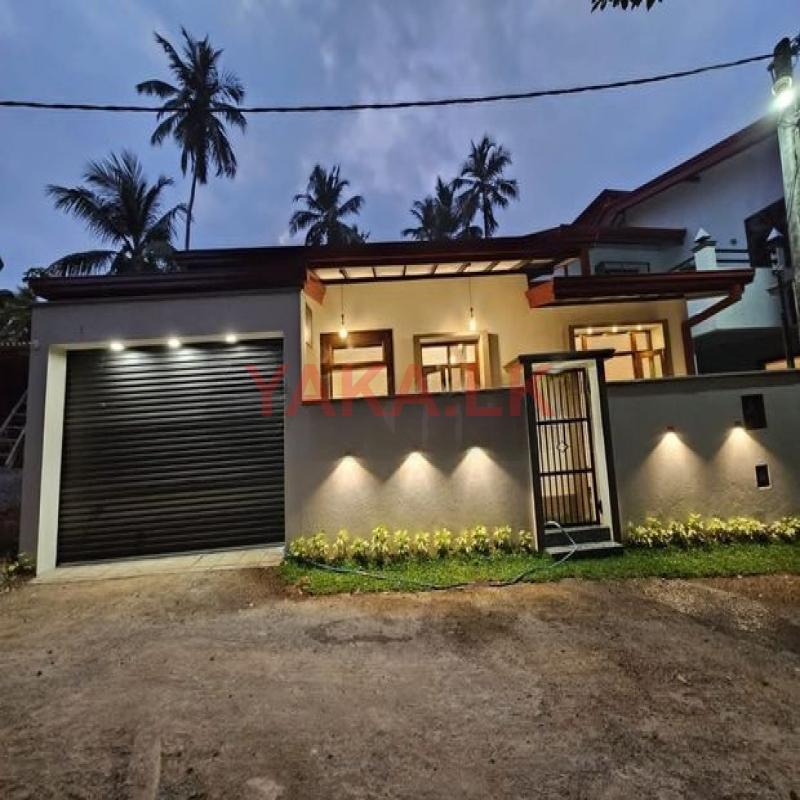 Mordern Single Storied House in Diyagama