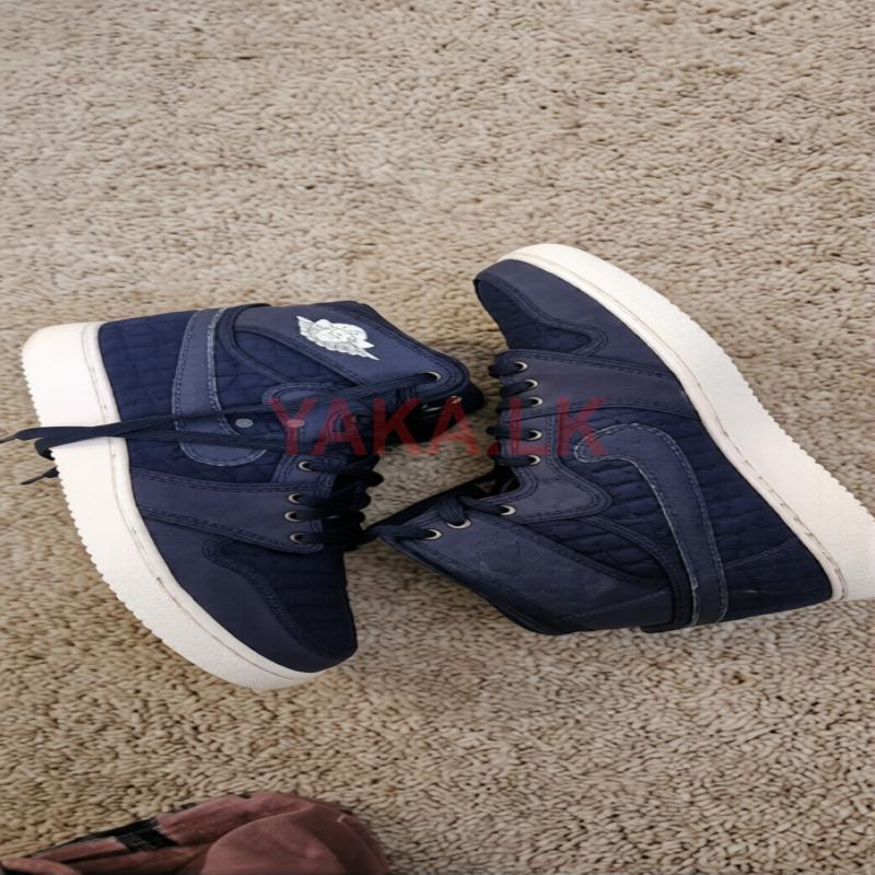 Nike Air Jordan 1 Retro Sneakers