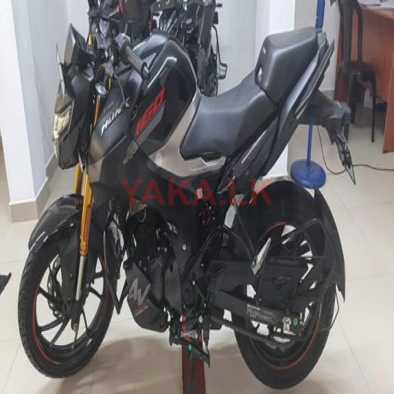 Hero Hunk 160R 4V 2026