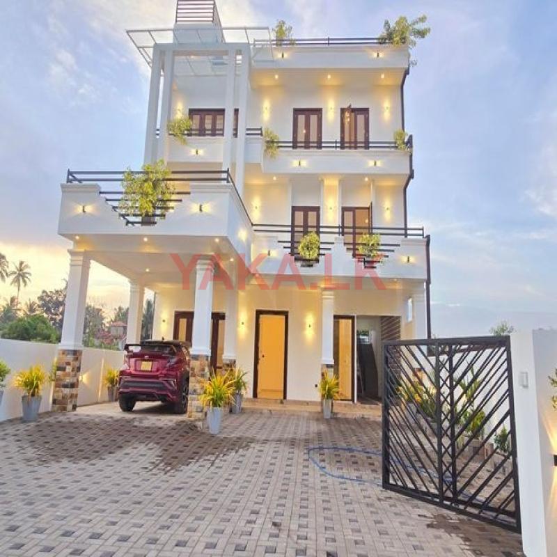 8 Bed Rooms Brand New Luxury Apartment House For Sale in Negombo