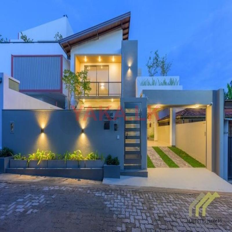 Super Luxury Brand New Solid 2 Storey House for Sale - Piliyandala