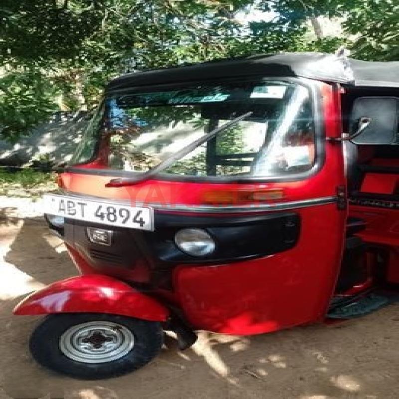 Bajaj RE 2019